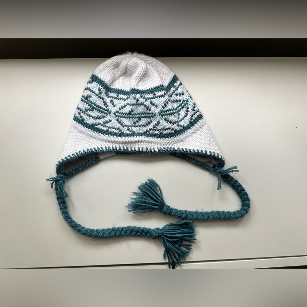 Columbia Winter Knit Hat/Toque with Braided Strings (lined)